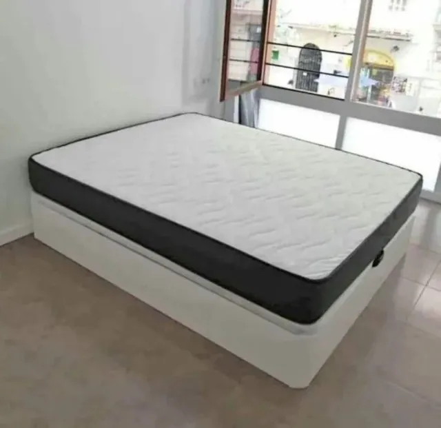 Struttura letto con materassi