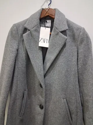 Abrigo gris elegante