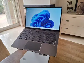 ASUS Zenbook Flip 13.3" i5 Táctil 360° Tablet PC