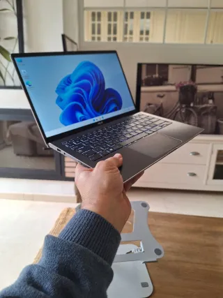 ASUS Zenbook Flip 13.3" i5 Táctil 360° Tablet PC