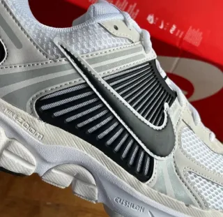 Nike vomero 5 black-platinium talla 44