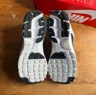 Nike vomero 5 black-platinium talla 44