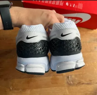 Nike vomero 5 black-platinium talla 44