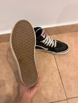 Zapatillas Vans Sk8-Hi Negras y Blancas