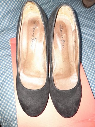 Zapatos de salón negros Alma en Pena