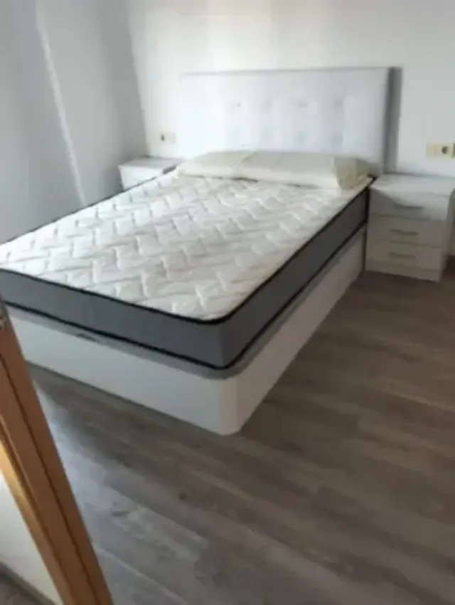 Canapés disponibili in vari colori e misure