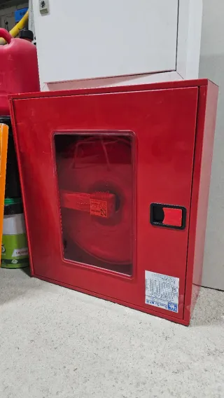 Boca de Incendio Pared Roja