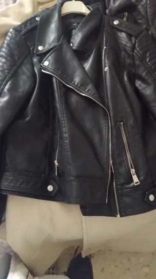 Chaqueta de cuero negra