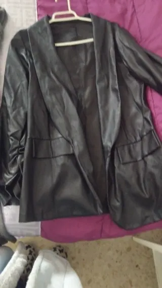Chaqueta de cuero negra