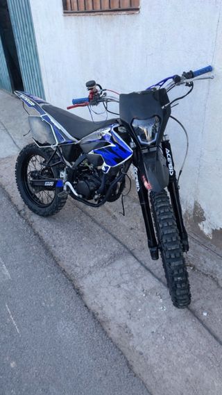 Beta RRT Enduro Moto Se cambia