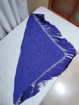 Mantoncillo Flamenco Morado Bordado