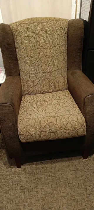 2 Sillónes de tela beige y marrón