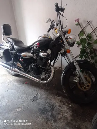 Moto Kymco Cruiser Negra