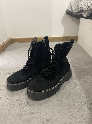 Botas negras con plataforma