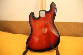 Basso Squier Made in Indonesia