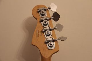 Basso Squier Made in Indonesia