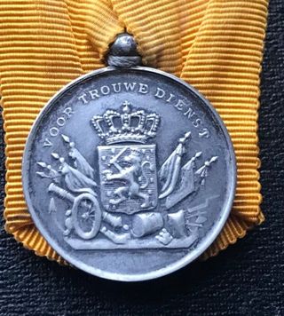 Lote 2 medallas militares plata Holanda