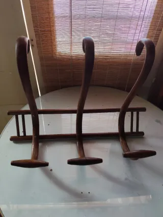 Perchero antiguo de madera