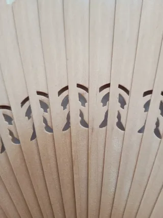 Abanico decorado con flores