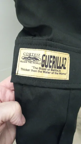 Bermudas Gorillaz Negras