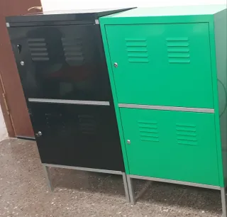 Mueble Metálico IKEA Negro y Verde
