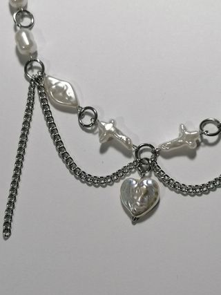 collana con perle di fiume in acrilico