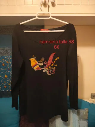 Camiseta negra con bordado de pájaro Talla 38