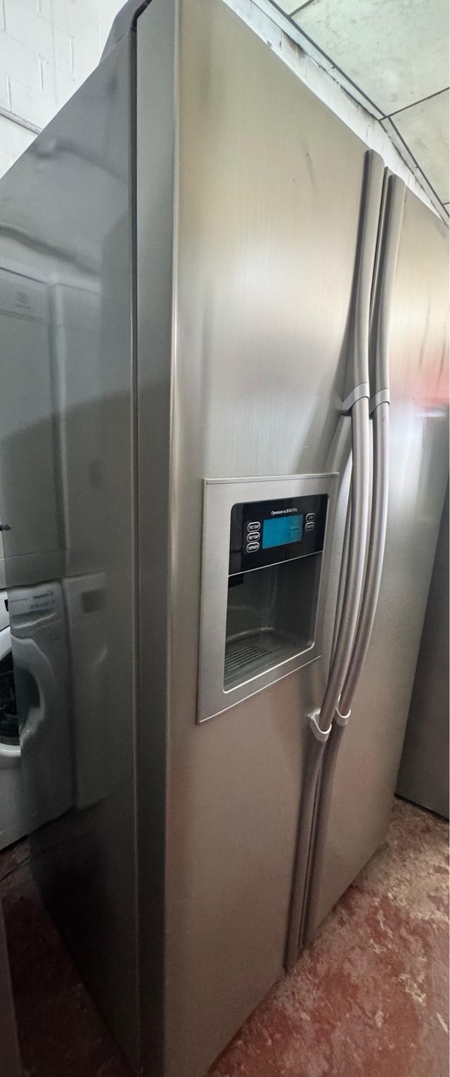 FRIGORÍFICO AMERICANO MARCA LG EN INOX