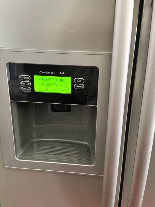 FRIGORÍFICO AMERICANO MARCA LG EN INOX