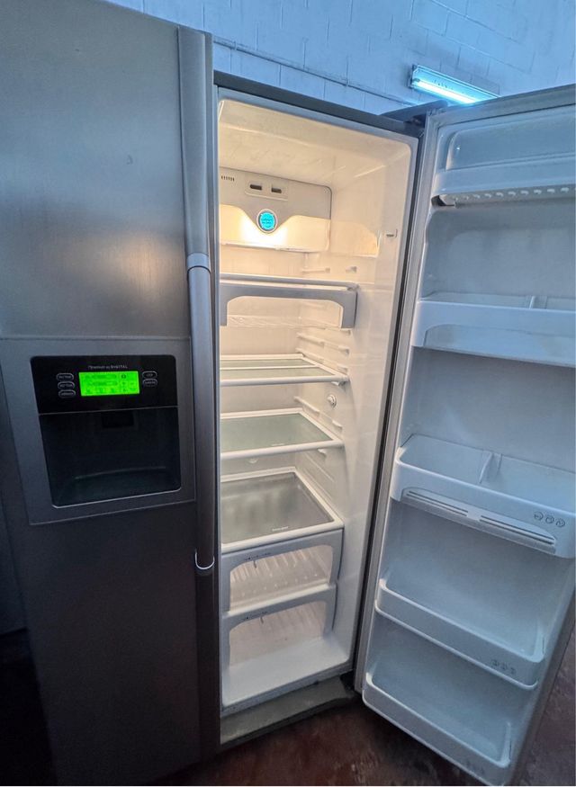 FRIGORÍFICO AMERICANO MARCA LG EN INOX