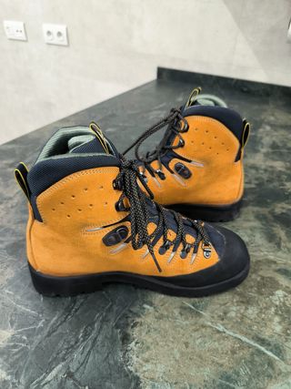 BOTAS TREKKING Mujer BESTARD