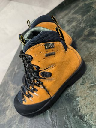BOTAS TREKKING Mujer BESTARD