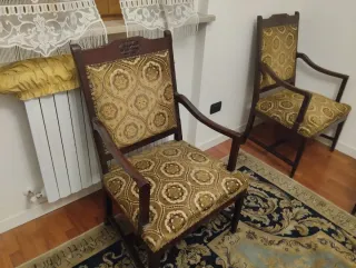 Coppia poltrone antiche imbottite