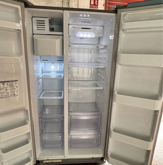 FRIGORÍFICO AMERICANO MARCA LG INOX