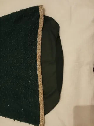 Blusa verde e dourada tamanho S. Sem marca