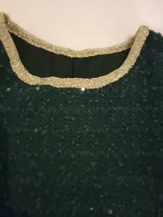 Blusa verde e dourada tamanho S. Sem marca