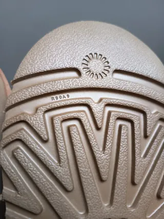 Zuecos UGG Marrones Talla 37