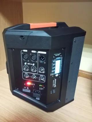 Nuevo Roma 120 Altavoz portátil AUDIBAX con funda