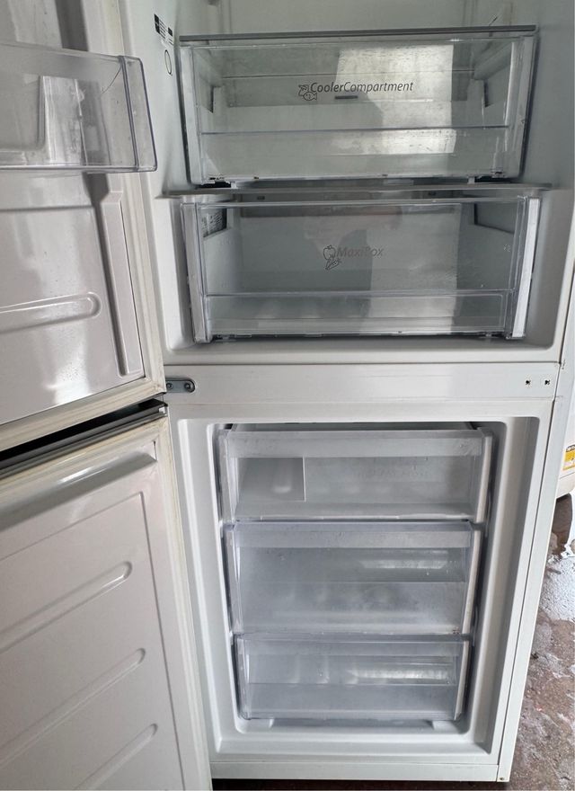 FRIGORÍFICO COMBI NO FROST MARCA WHIRPOOL A+++