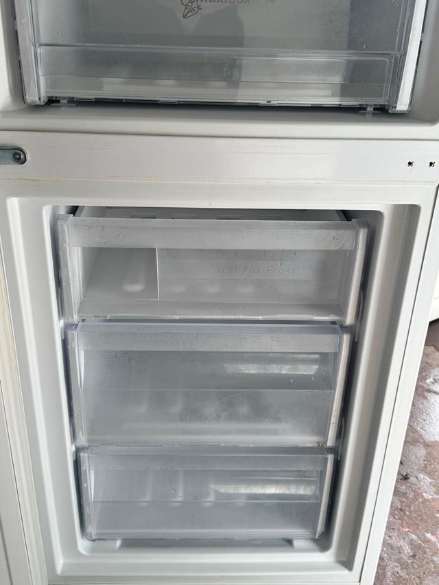 FRIGORÍFICO COMBI NO FROST MARCA WHIRPOOL A+++