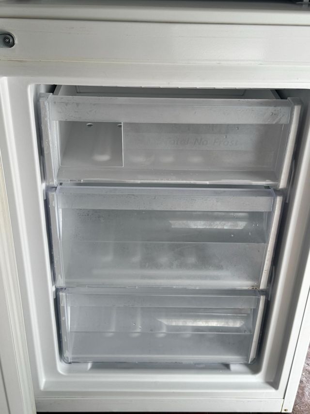 FRIGORÍFICO COMBI NO FROST MARCA WHIRPOOL A+++