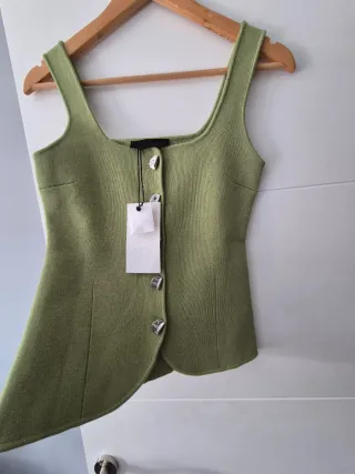 Top Zara verde botones joya talla XS