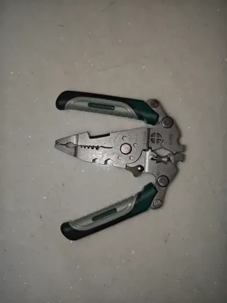 Herramienta multiusos para cables