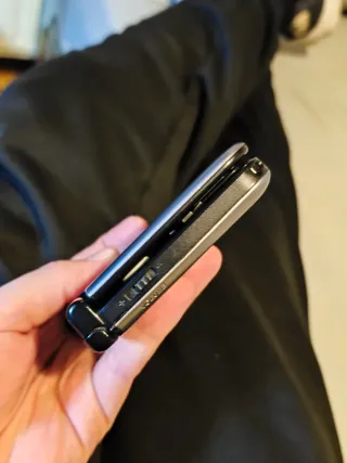 Nintendo 3DS XL con cargador y lápiz