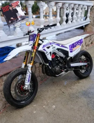 Honda CRF 450  Morado/Blanco
