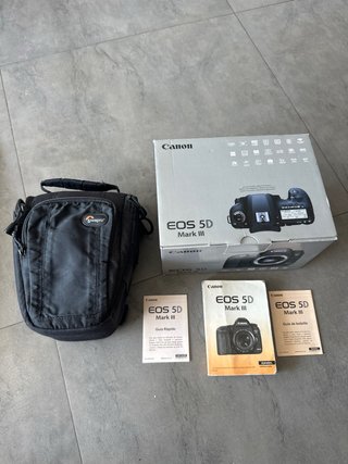 Canon EOS 5D Mark III caja y manual. Funda lowpro