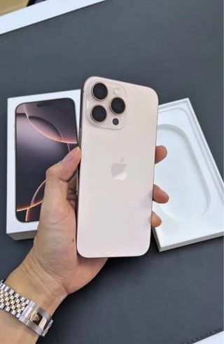 iPhone 16 Pro Max oro rosa  Batería 100%