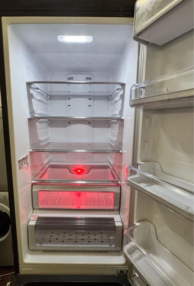 FRIGORÍFICO COMBI NI FROST MARCA SAMSUNG EN INOX