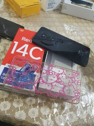 Xiaomi Redmi 14C Negro con funda Hello Kitty