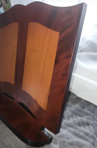 Atril de marquetería artesanal, maderas nobles